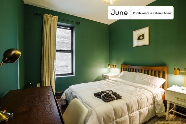 Room in Shared 4 bed/1 bath home - Room in Shared 4 bed/1 bath home