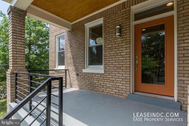Foto del edificio - 3400 15th St NE