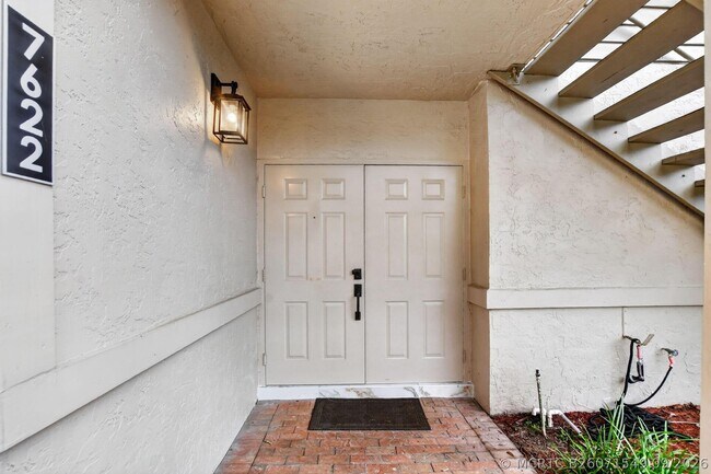 Building Photo - 7622 Elm Ridge Dr