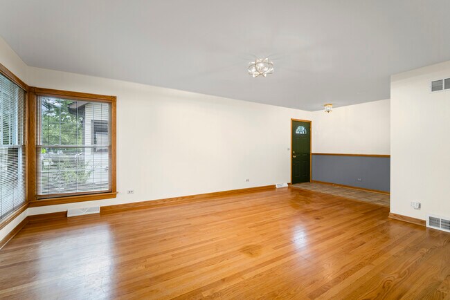 Foto del edificio - 421 N Elm St