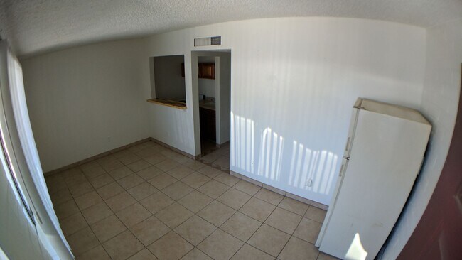 Foto del edificio - 725 E Elm St