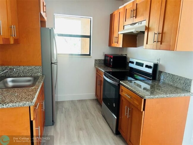 Foto del edificio - 844 NW 3rd Ave