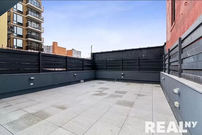 Building Photo - 127 Avenue D