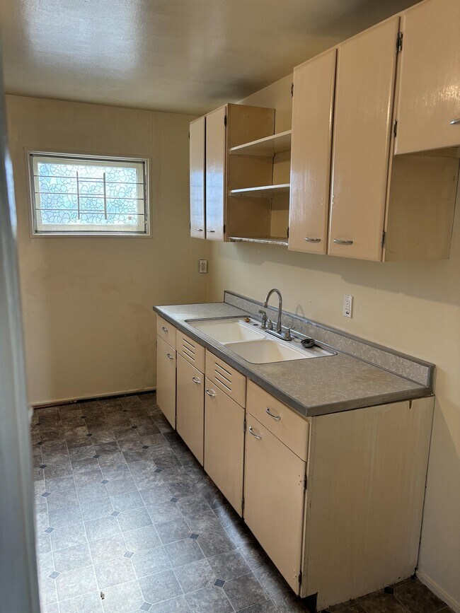 Building Photo - 3415 W 21st Pl