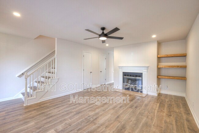 Foto del edificio - 112 Champney Ct