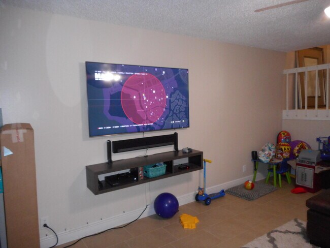 Foto del edificio - 1644 Courtney Lakes Cir