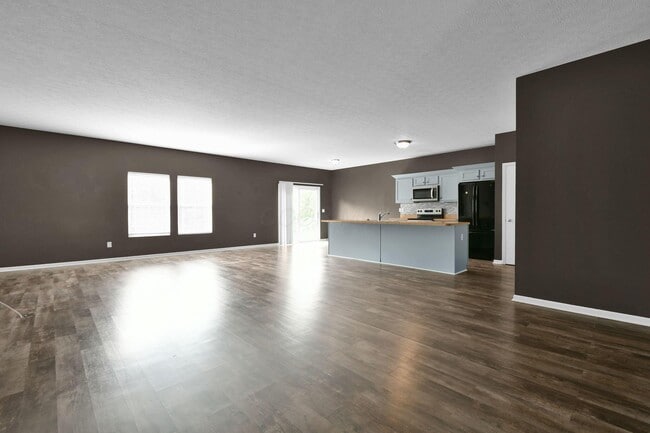 Building Photo - 210 Autumn Way