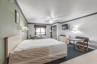 Building Photo - 1025 Swanson St