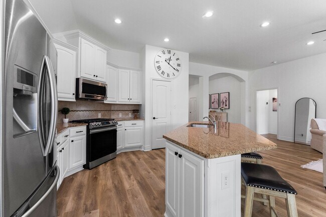 Building Photo - 239 Forest Peak Way