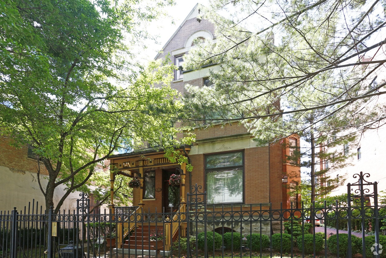 Primary Photo - 835 W Grace St