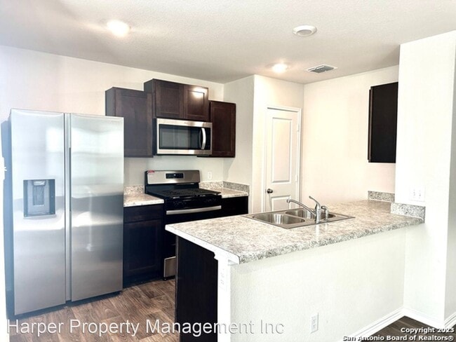 Building Photo - 3 br, 2 bath House - 9922 Yellow Lake