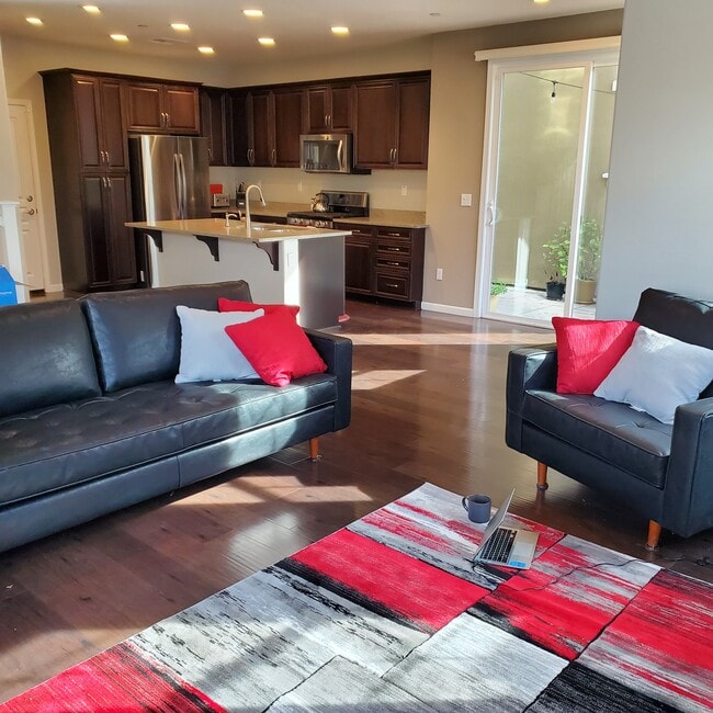 Foto del edificio - 336 N Park Ct