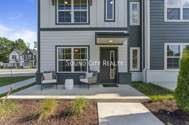 Building Photo - 700 N Dupont Ave