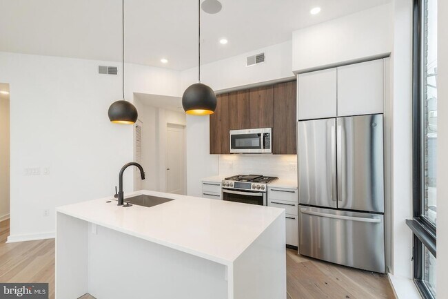 Building Photo - 1601 Frankford Ave