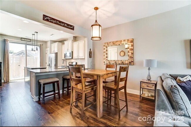 Building Photo - 2711 Tranquil Oak Pl