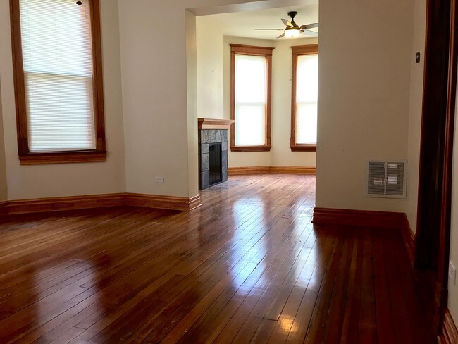 Foto del edificio - 2629 W Hirsch St