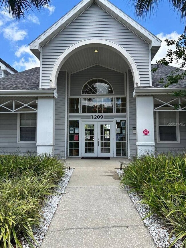 Foto del edificio - 1226 Bermuda Lakes Ln
