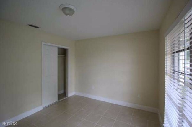 Foto del edificio - 11300 NW 31st St