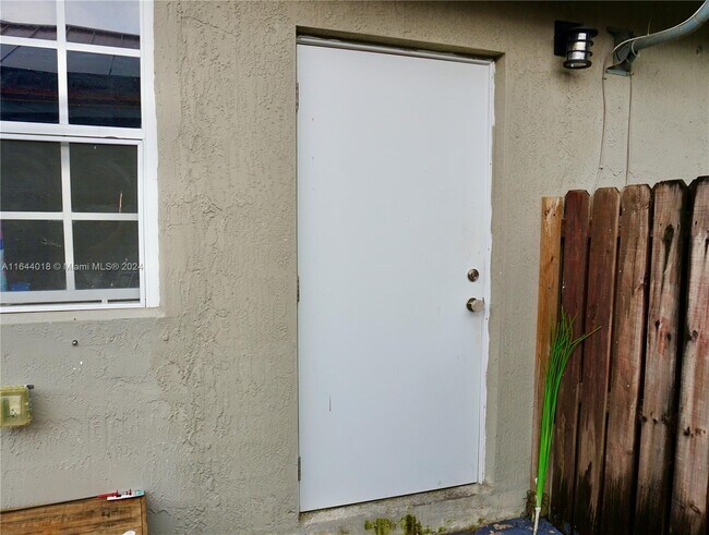 Foto del edificio - 10103 SW 159th Ave