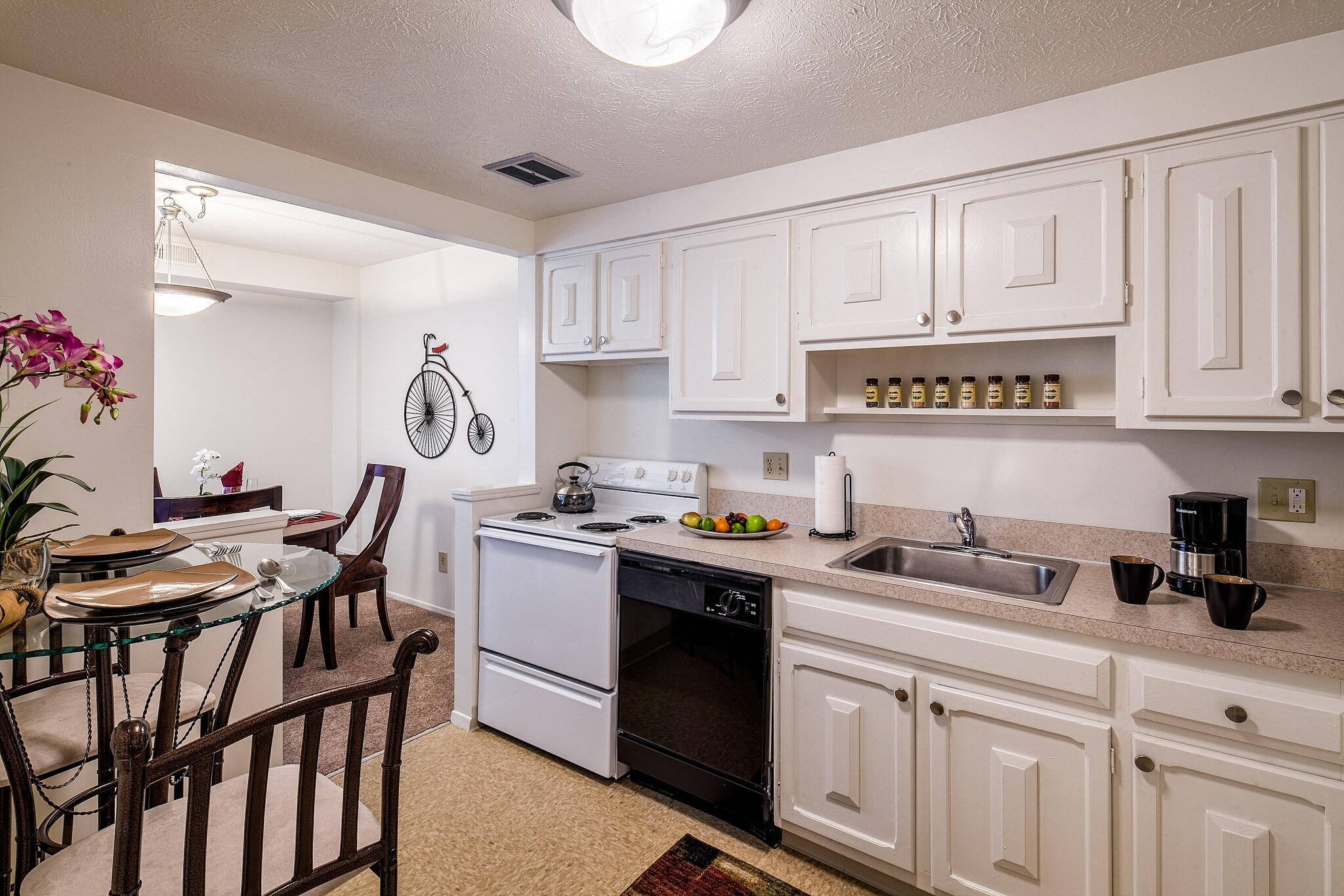 Normandy Towers Apartments – photo 5
