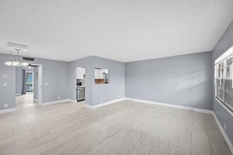 Building Photo - 436 Fanshaw K