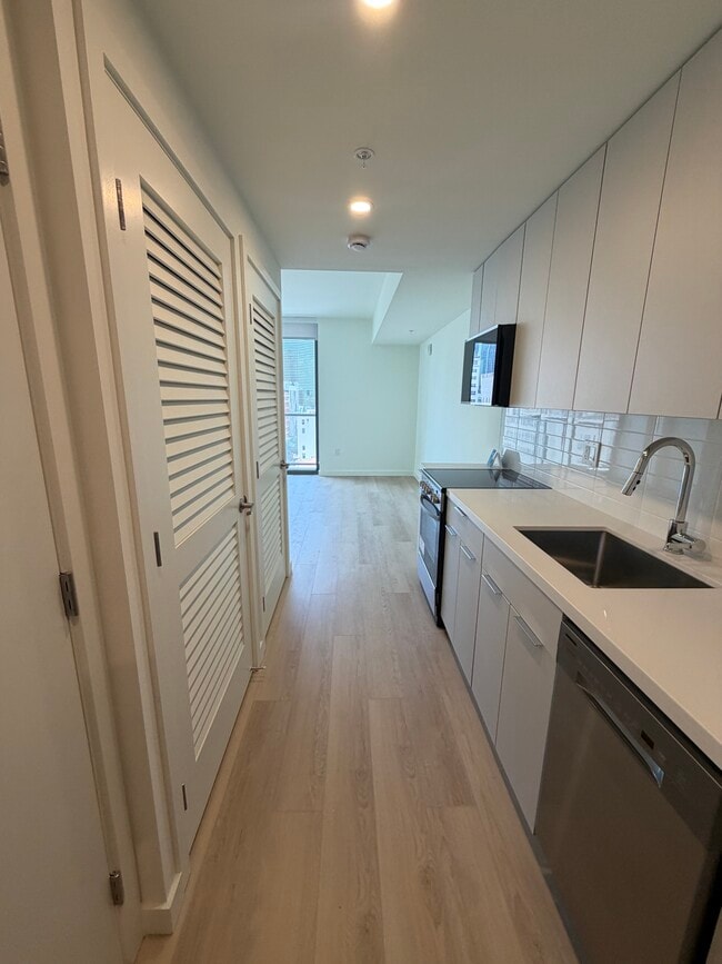 Photo - 405 NW 6th St (Miami, FL) Apartment