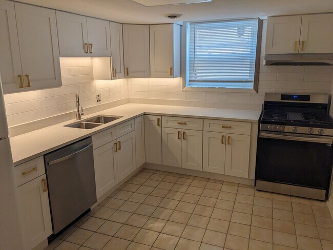Foto del edificio - 8537 W Foster Ave