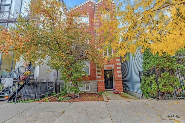 Building Photo - 1528 W Chestnut St