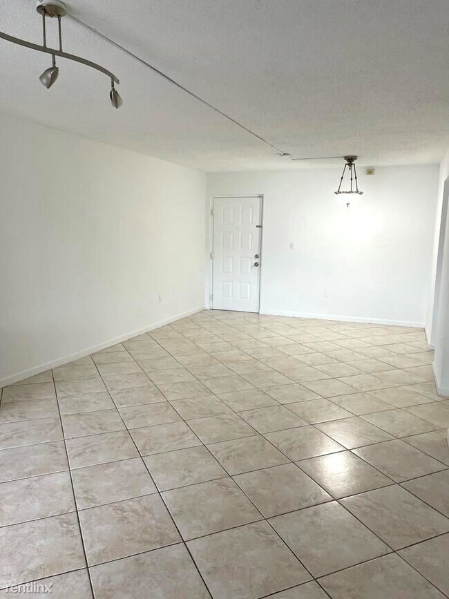 Building Photo - 2 br, 2 bath Condo - 715 N Pine Island Rd