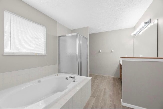 Building Photo - 6168 Glenvillage Dr