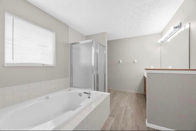 Foto del edificio - 6168 Glenvillage Dr