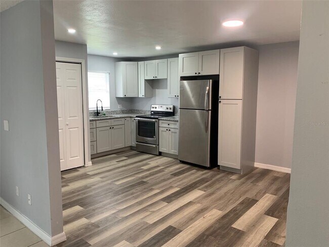 Building Photo - 4214 Pershing Pointe Pl