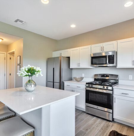 Foto del edificio - Cortaro Point