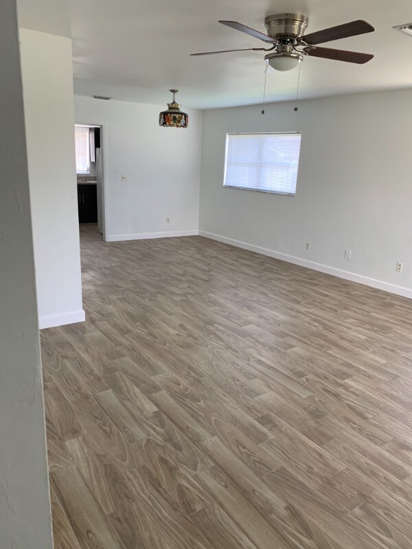 Foto del edificio - 778 93rd Ave N