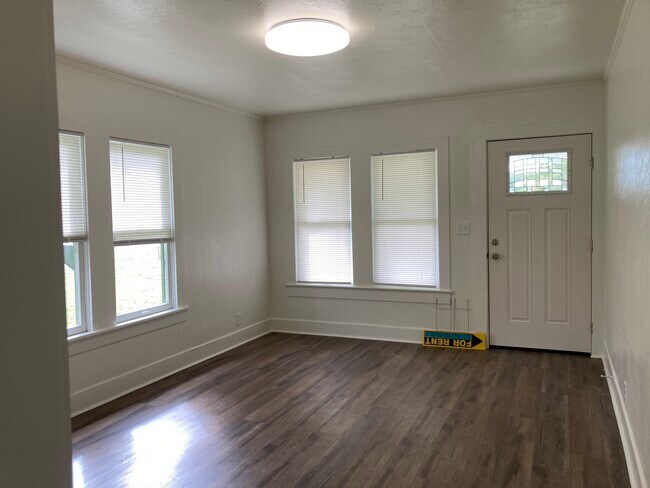 Building Photo - 1167 TX-239