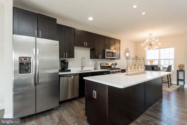 Foto del edificio - 7711 Lexington Ct