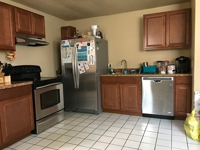 Stainless steel appliances - 623 E University Dr