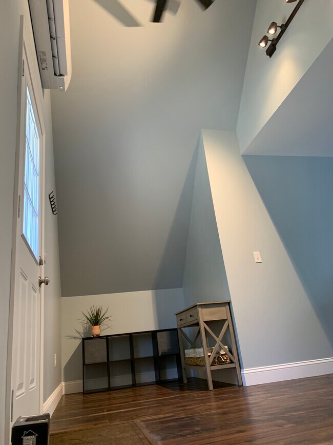 11 Timber Ln Unit B, Brunswick, ME 04011 Apartments in Brunswick, ME