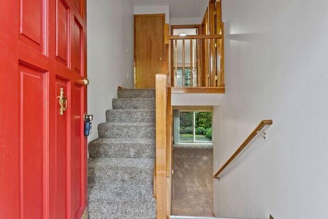 Foto del edificio - this is a must see large 2 bed 1.5bath tow...