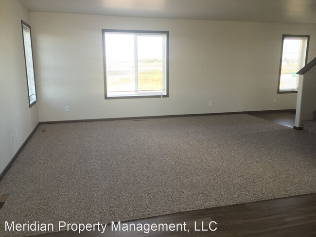 Building Photo - 5 br, 3.5 bath House - 1206 Commander Dr