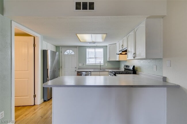 Building Photo - 457 Sellers Pl