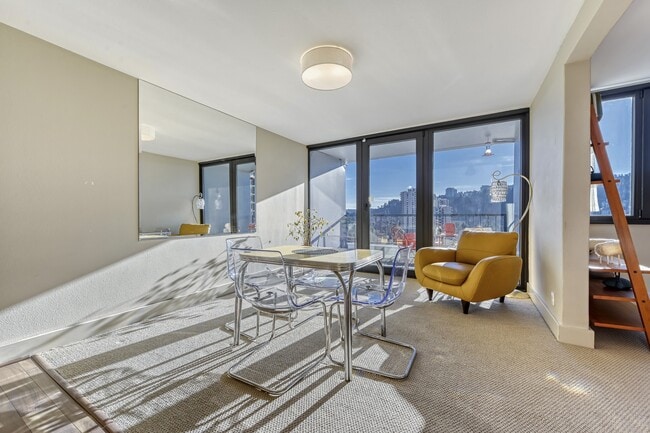 Foto del edificio - 111 SW Harrison St