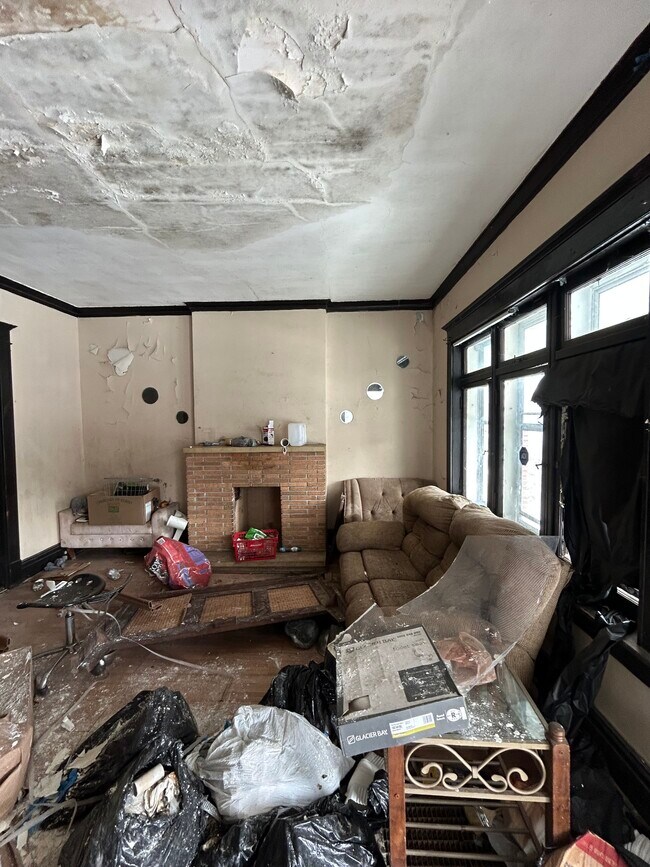 Building Photo - 1337 Walton Ave