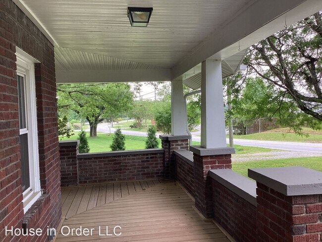Foto del edificio - 2 br, 1 bath House - 1014 Old Spartanburg Hwy
