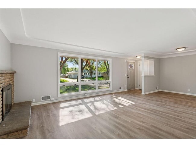 Foto del edificio - 6416 Wilryan Ave