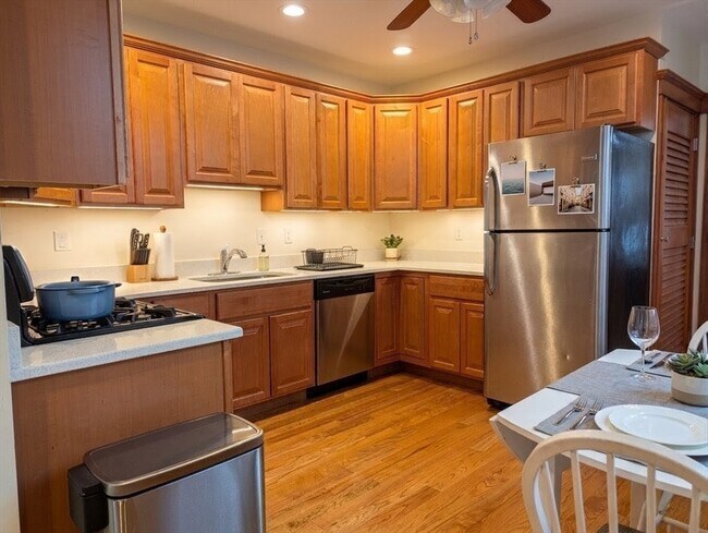 Foto del edificio - 536 E 7th St