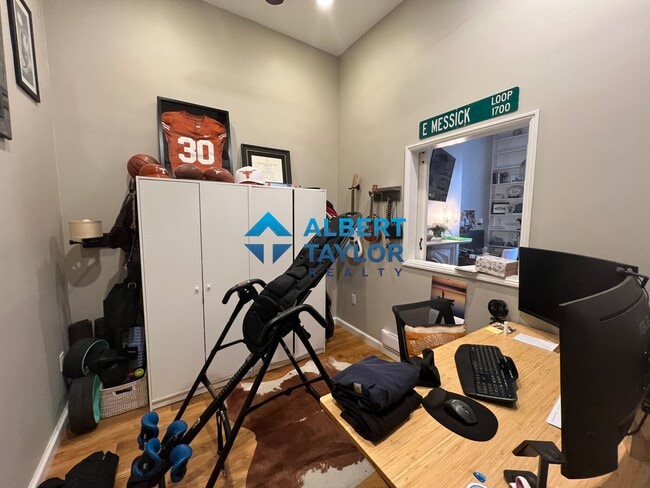 Building Photo - 117 Beacon St