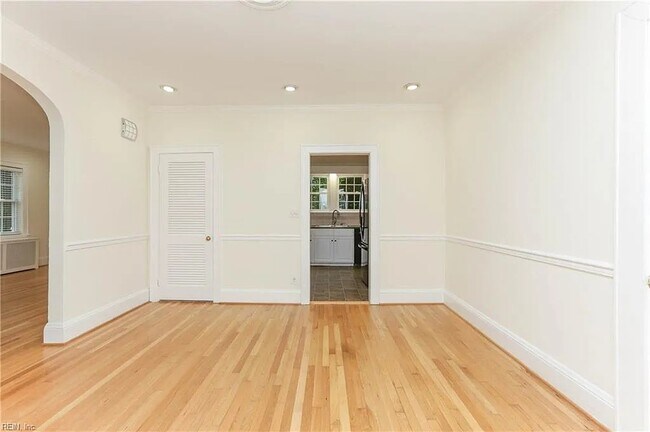Foto del edificio - 1117 Buckingham Ave