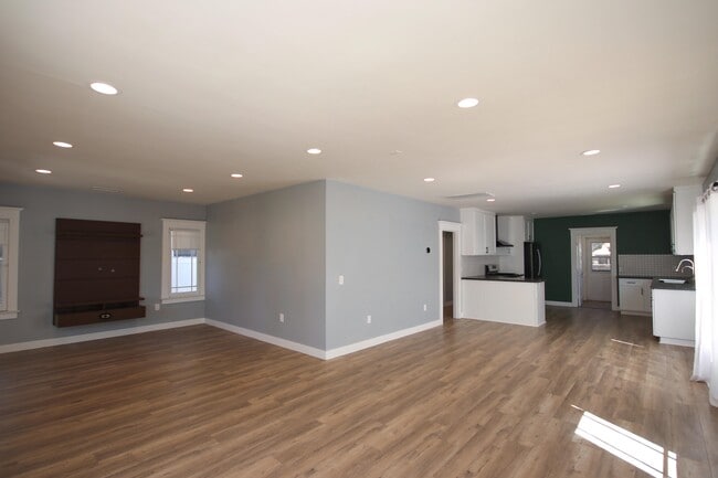 Building Photo - 238 N Alta Vista Ave
