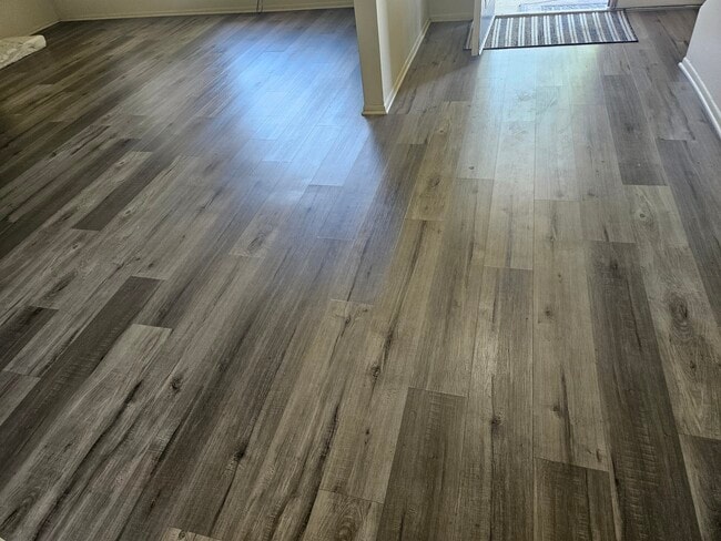 Foto del edificio - 141 Greentree Ln